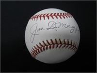 Joe DiMaggio signed Baseball w/Coa