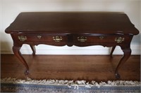 Pennsylvania House 2-Drawer Queen Anne /Sofa Table