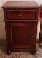 Vintage 1 Drawer Bassett End Table