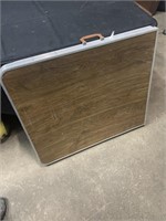 Portable foldup table