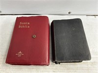 Lot of two bibles in Spanish