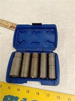 Stripped bolt / nut extractor set