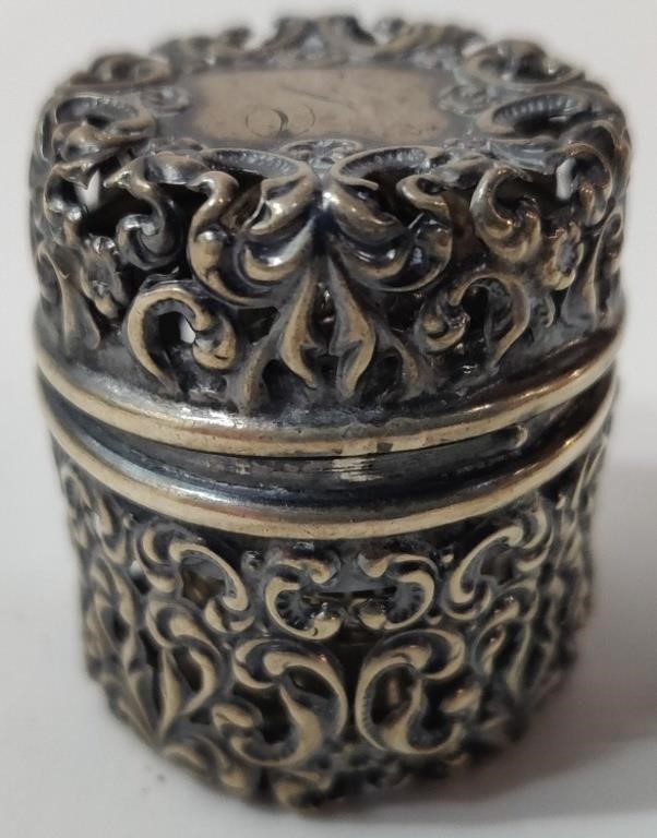 Sterling Silver Antique Piece Incl. Thimble