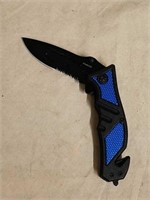 New pocket knife with 3-inch blade