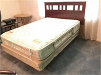 Full to Queen Bed w/full mattress & box springs