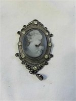 Cameo pendant