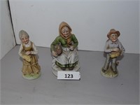 3 figurines