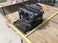 Antique Remington Standard typewriter No. 10,
