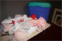 Infant clothes with tote