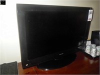 32" Toshiba television w/ remote