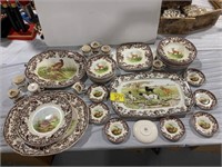 SET OF SPODE WOODLAND CREATURE THEMED CHINA