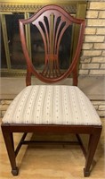 Vtg Traditional Shield Back Mahogany Dining Chair