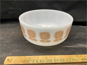 Federal glass mixing bowl