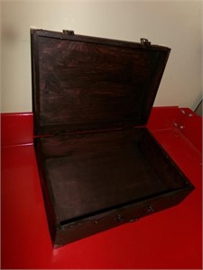 WOODEN HINGED BOX WITH HANDLE