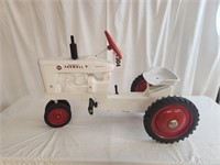 Ertl IH McCormick Farmall M Pedal Tractor,