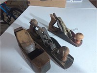 3 old wood planes