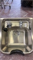 Cosmetology sink 1 1/2ft x 1 1/2ft