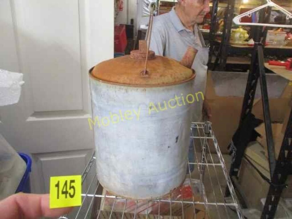 LARGE GAS CAN