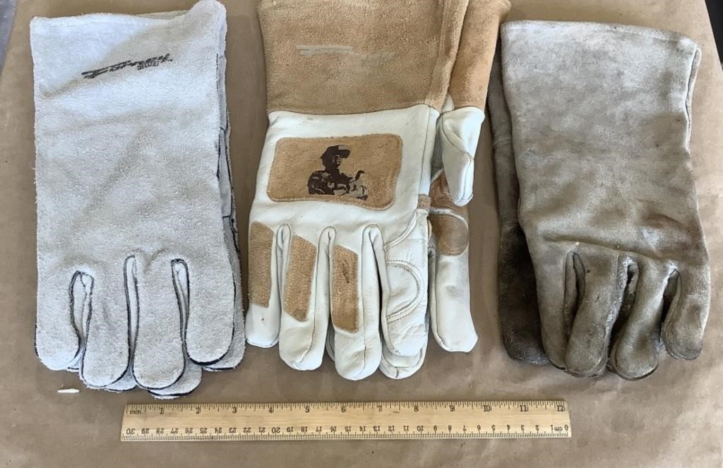 3 pairs of gloves