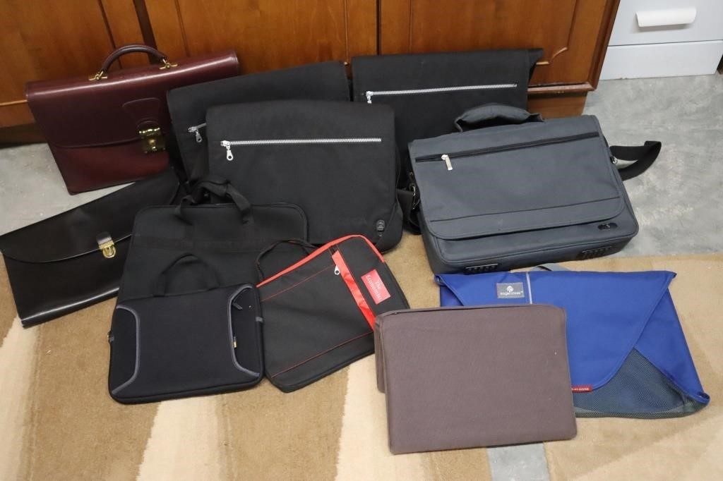 Collection of Laptop Cases, Messenger Bags++