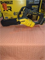 DeWalt 20V 8" Pruning Chainsaw