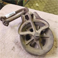 Vintage Metal Single Wheel Pulley
