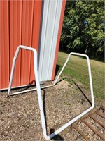 Hanger for outdoor swing