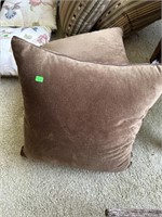 Throw Pillow Set