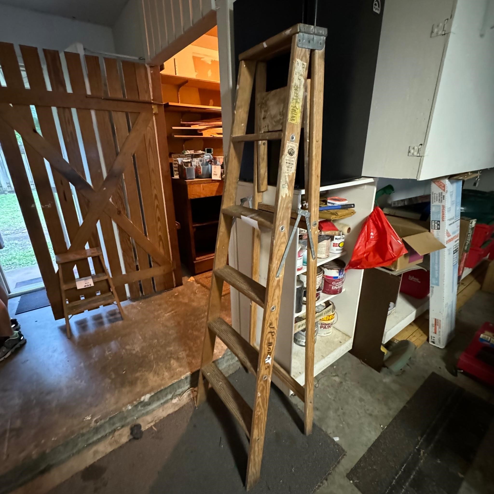 6 ft. Wood Ladder Only. See pictures.