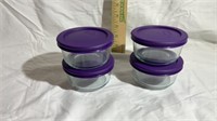 4 small Pyrex containers with lids