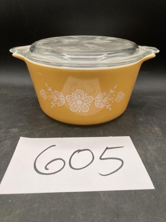 Vintage Pyrex Yellow Butterfly Gold  473 Casserole