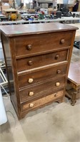Chest of drawers, needs tlc, extra knobs 30x16x42