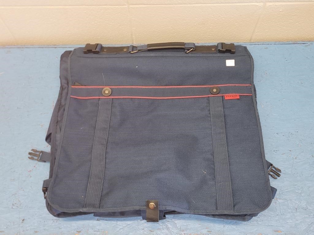 PATROL GARMENT BAG WITH LOCK & KEY