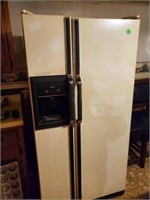 KENMORE SIDE BY SIDE REFRIGERATOR