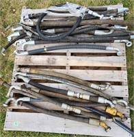 Pallet with assortment D8 hydraulic hoses,