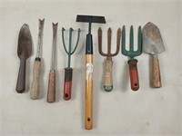Asst gardening tools