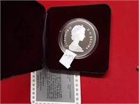 ROYAL CANADIAN MINT SILVER DOLLAR UNC IN BOX & COA