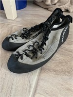 Madrock climbing shoes 11.5