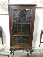 ANTIQUE SINGLE DOOR GLASS FRONT CABINET