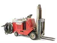 Tow Motor Forklift Toy / Sample