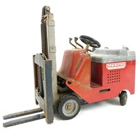 Tow Motor Forklift Toy / Sample