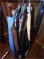 Women's clothes mostly M, size 6- 10