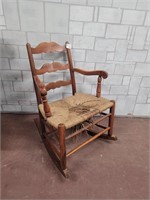 Vintage rocking chair (needs repair)