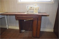 Vintage Singer Sewing Machine w/Cabinet & Bench