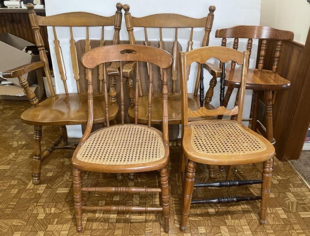 (4) CHAIRS, (1) BAR STOOL & (1) CARD TABLE