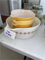 Vintage Pyrex Casserole Dishes