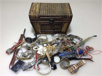 Wicker Jewelry Box w/ Contents - Costume Jewelry