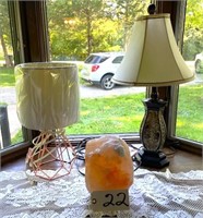 2 Lamps & Himalayan Salt Lamp