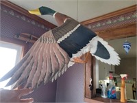 Wooden Duck Decor