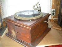 Wind Up Victor Record Player